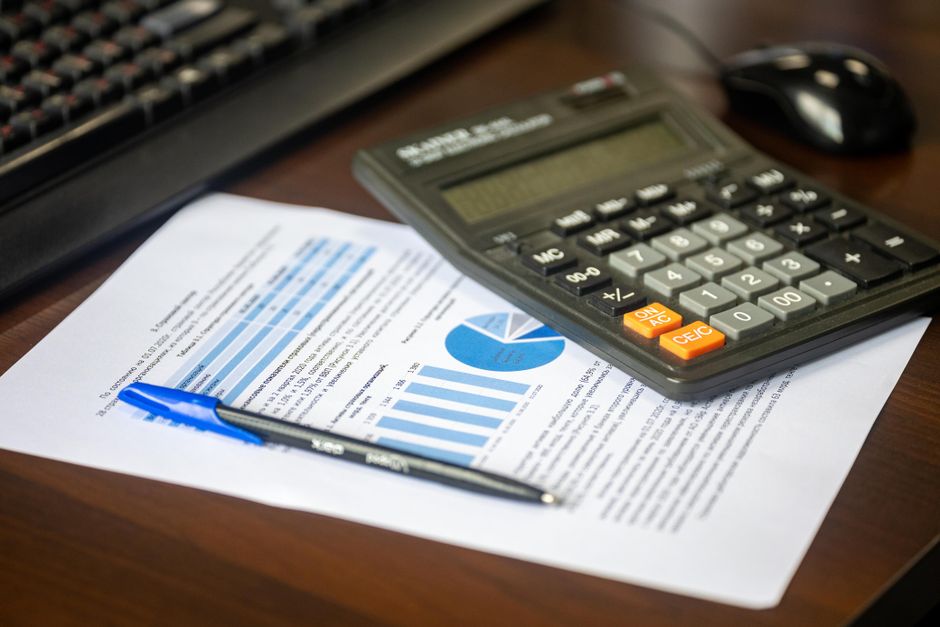 Planeamento financeiro numa secretária
